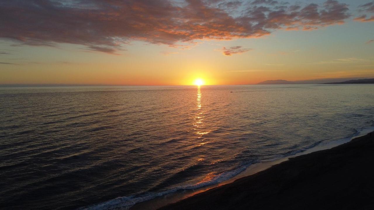 Laguna Beach Wohnung Mit Freiem Meerblick Torrox Bagian luar foto