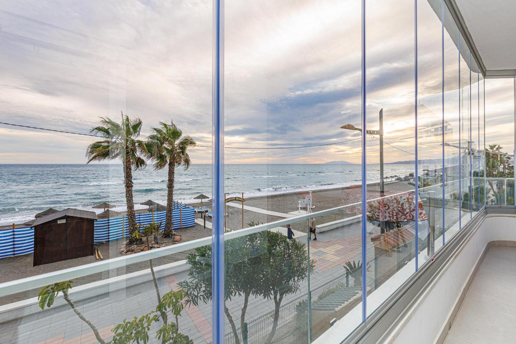 Laguna Beach Wohnung Mit Freiem Meerblick Torrox Bagian luar foto