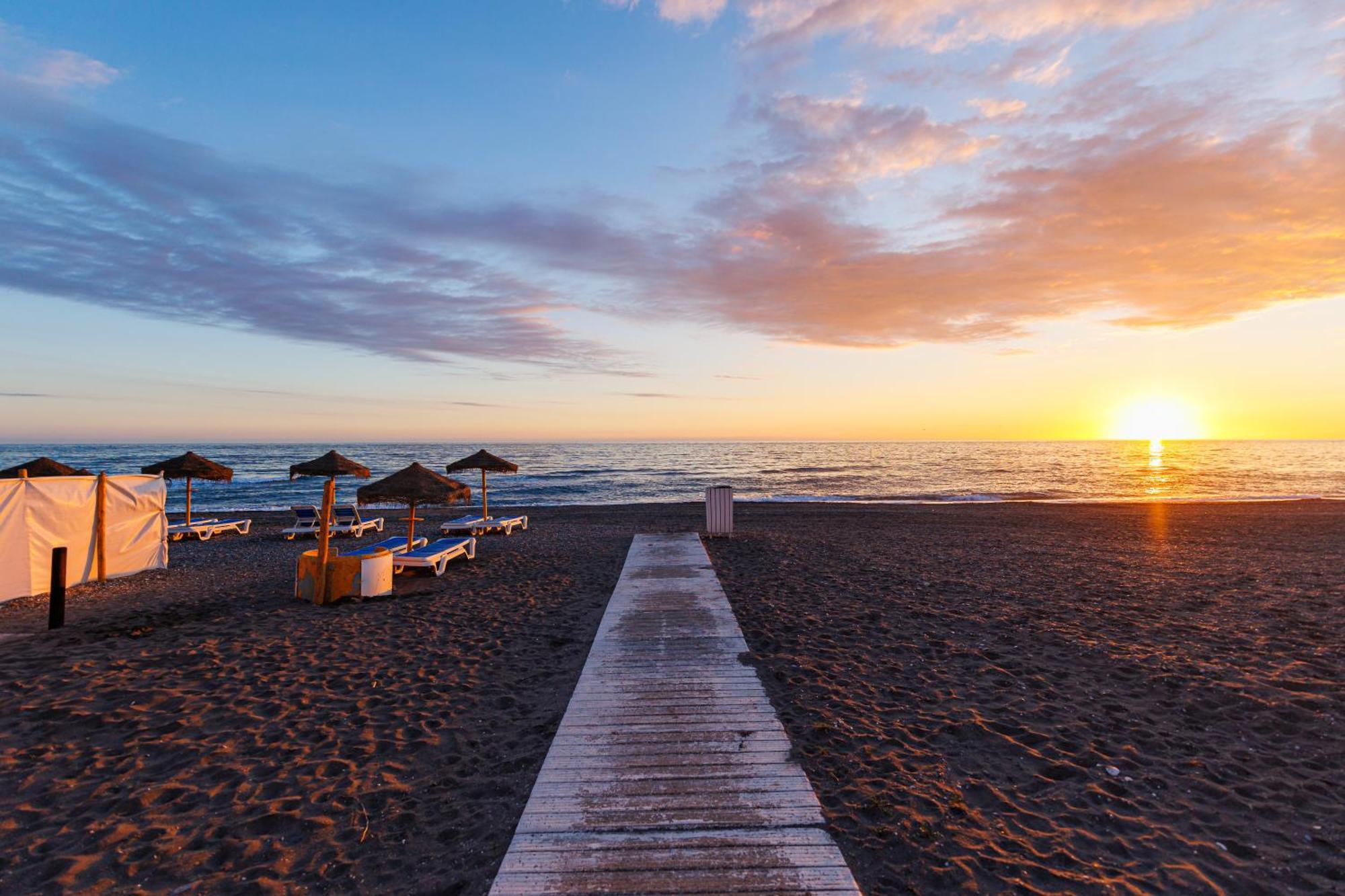 Laguna Beach Wohnung Mit Freiem Meerblick Torrox Bagian luar foto